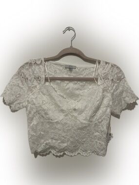 iris White Lace Short Sleeve Crop Top